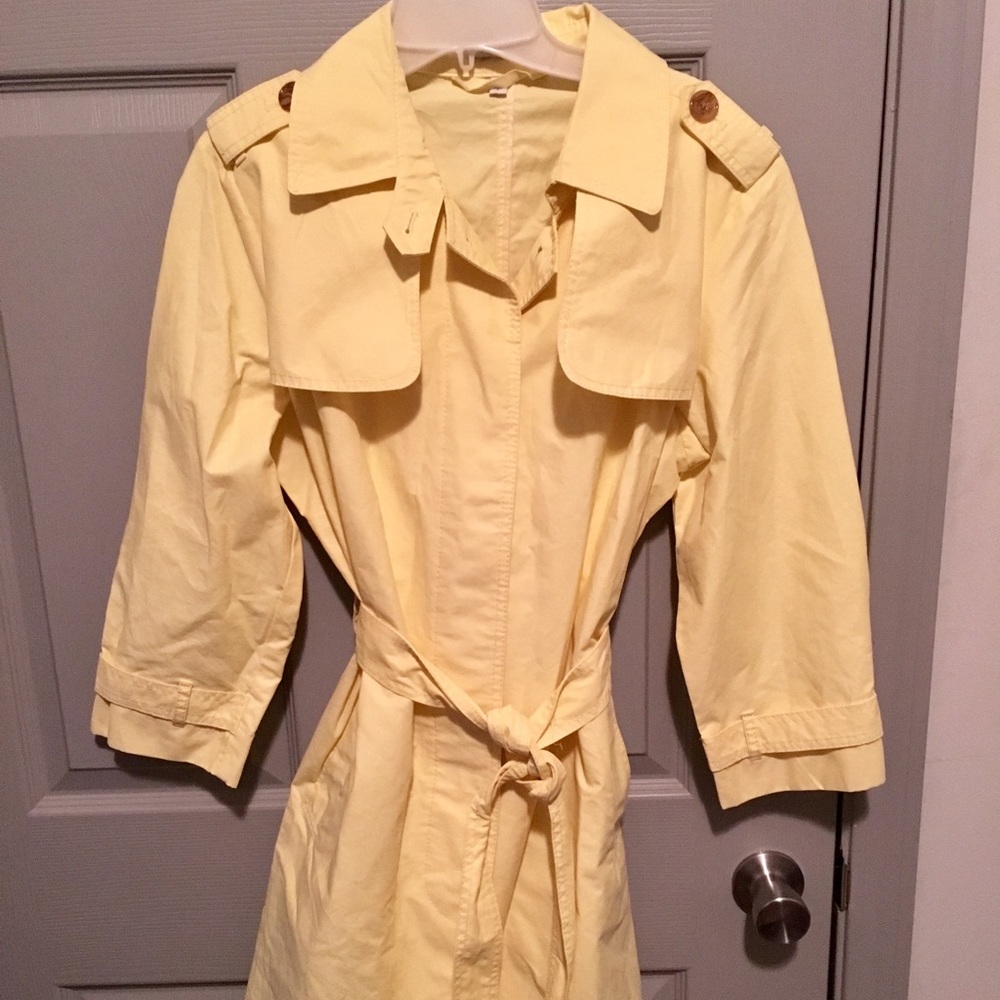 GAP yellow short trench jacket.